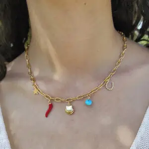 Colar Dourado com 5 Pendentes de Proteção e Sorte